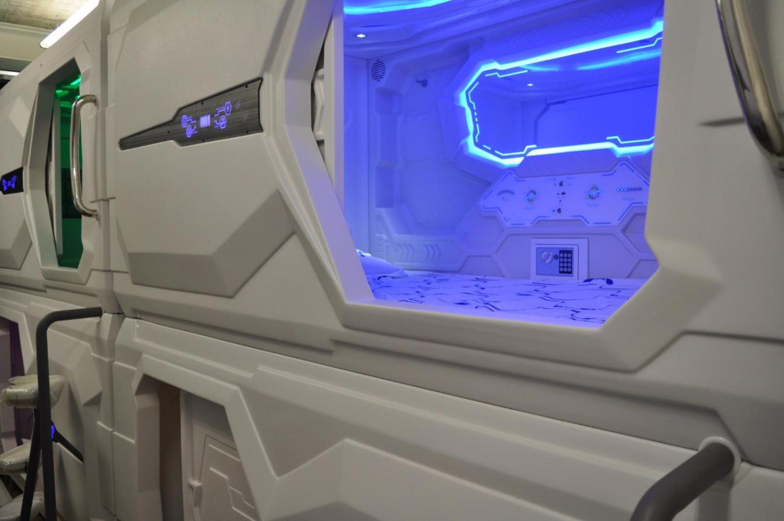 Hotel Cosmos Capsule Coworking Londres Exterior foto